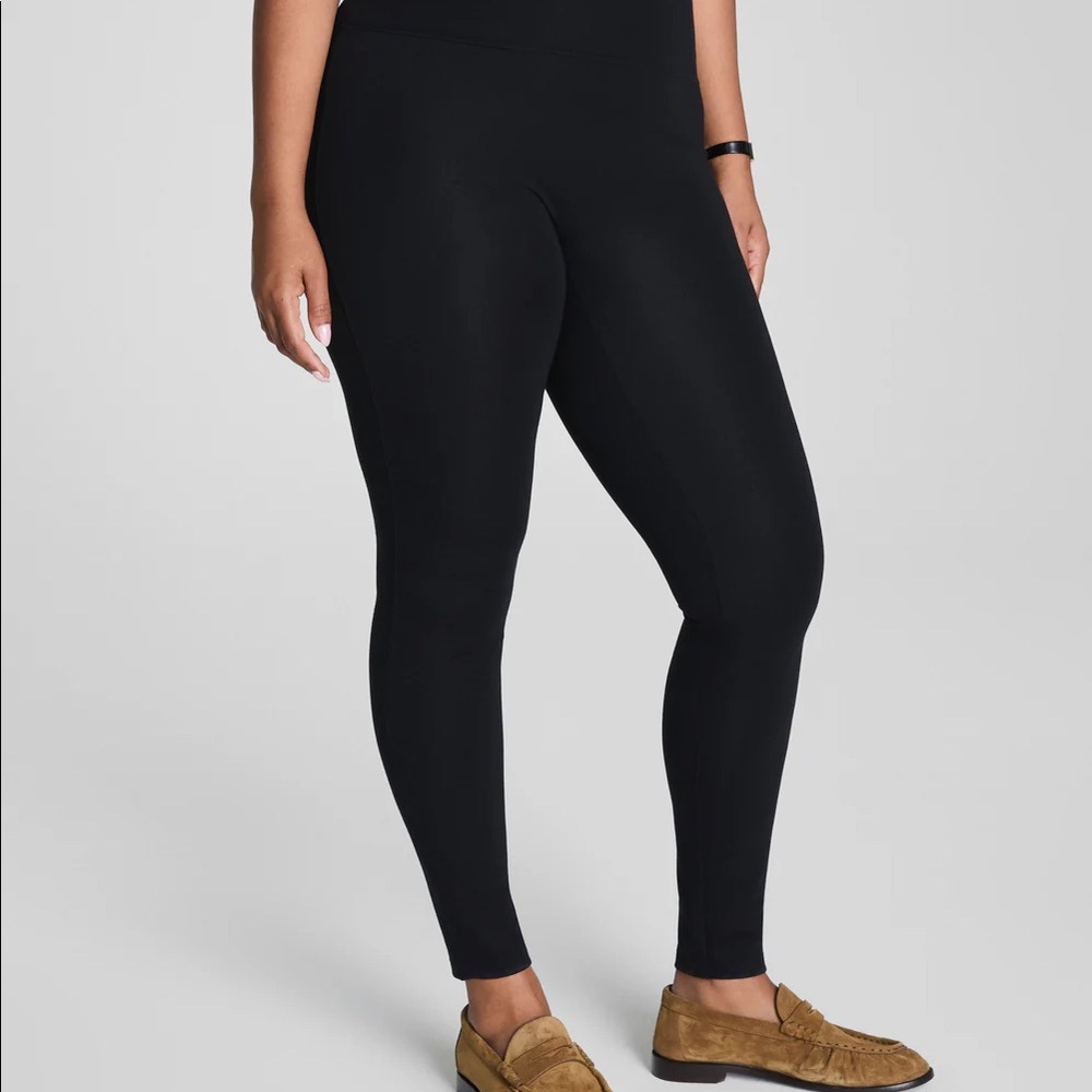 Spanx leggings size M. NWT.